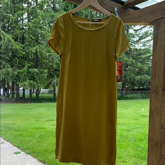 DKNY Donna Karen NY Gold 94% Silk Sheath Midi Dress Short Sleeve Women’s Small - Picture 5 of 16